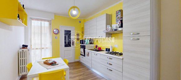 4 rooms Apartment in Rivoli, Italy No. 83154 4