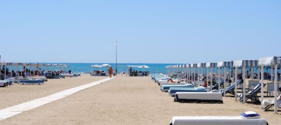 8 rooms House in Camaiore, Italy No. 40665 32