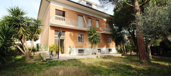 6 غرف نوم فيلا في Civitanova Marche, Italy رقم 351498 10