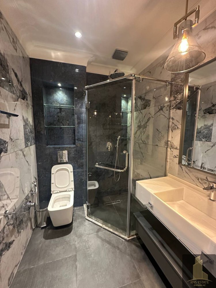 4 bedrooms Apartment in Khatay, Azerbaijan No. 1435