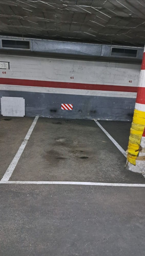  مرآب في Sant Marti, Spain رقم 235010