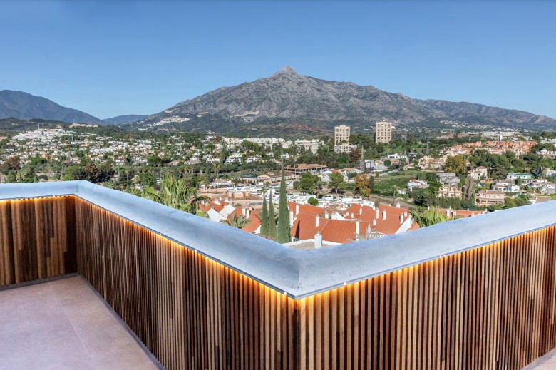 2 bedrooms Penthouse in Marbella, Spain No. 126517