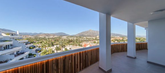 2 bedrooms Penthouse in Marbella, Spain No. 126517 3