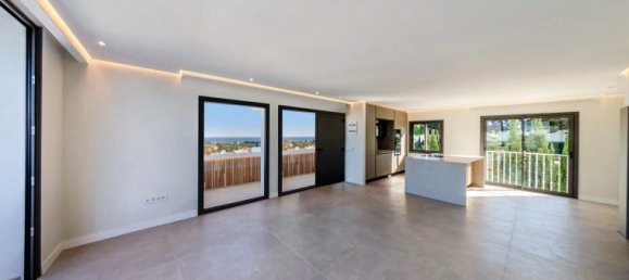 2 bedrooms Penthouse in Marbella, Spain No. 126517 8