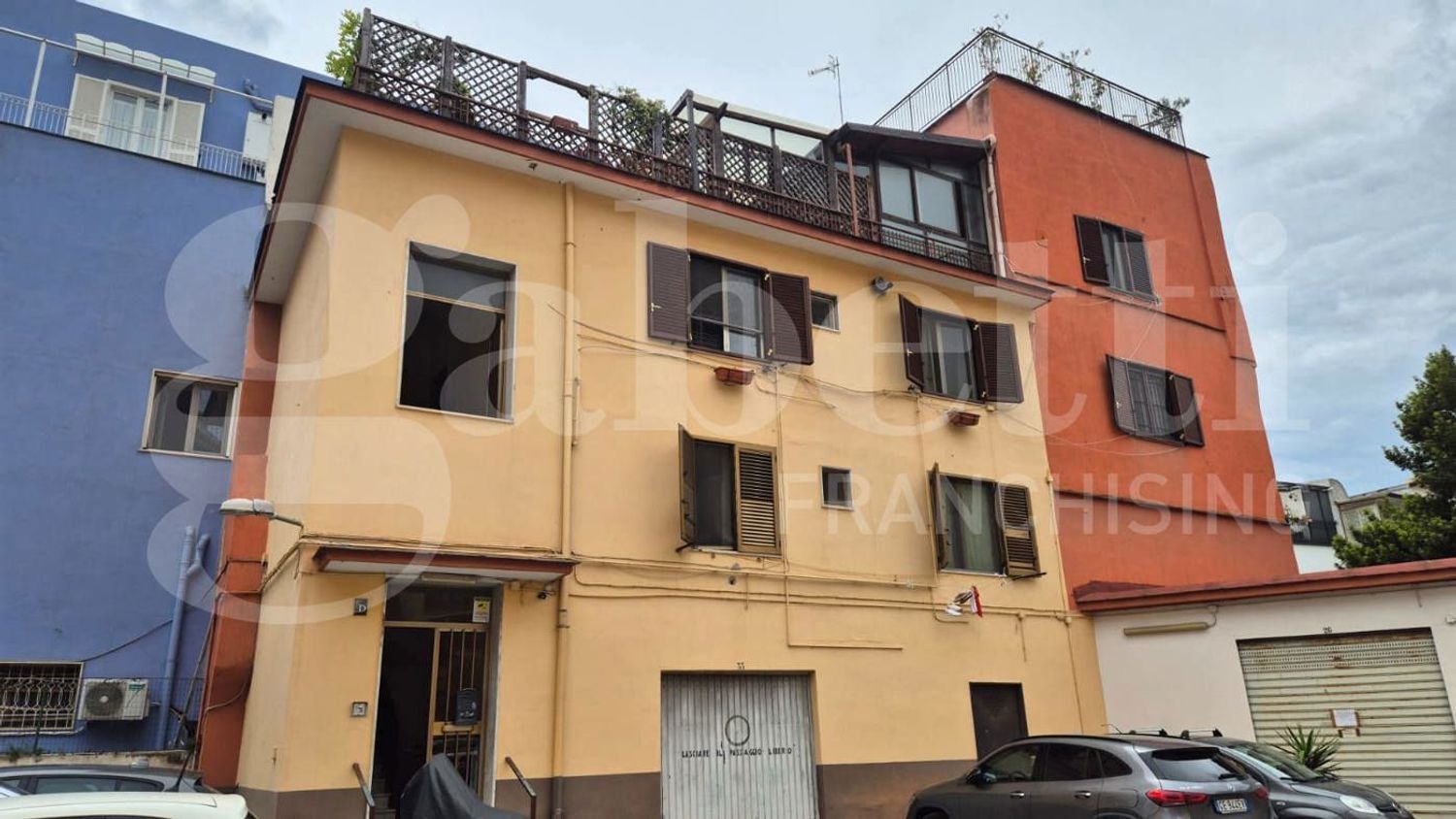 4 Schlafzimmer Wohnung in Torre Annunziata, Italy, Nr. 340055