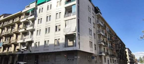 3 rooms Apartment in Turin, Italy No. 277343 2