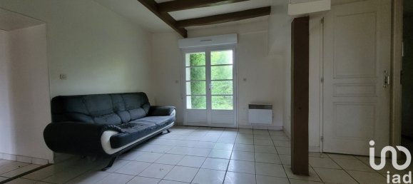 2 bedrooms House in Saint-Pierre-les-Etieux, France No. 151913 13
