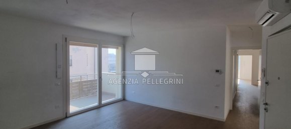 4 rooms Apartment in Vicenza, Italy No. 229345 2