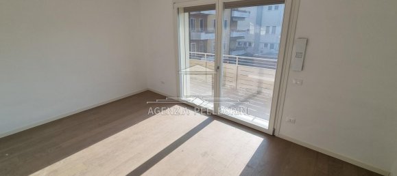 4 rooms Apartment in Vicenza, Italy No. 229345 8