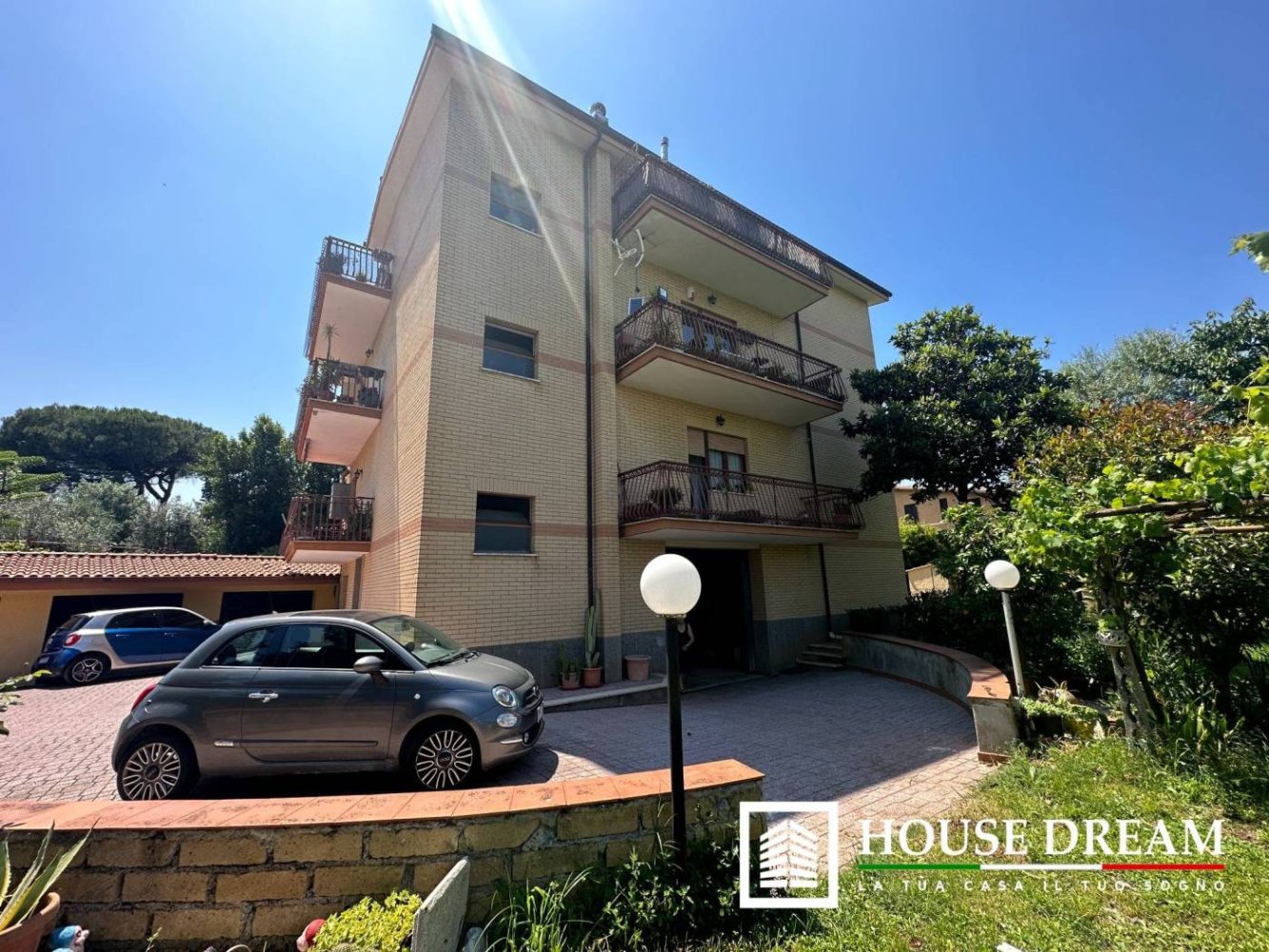 3 bedrooms Apartment in Frascati, Italy No. 286485