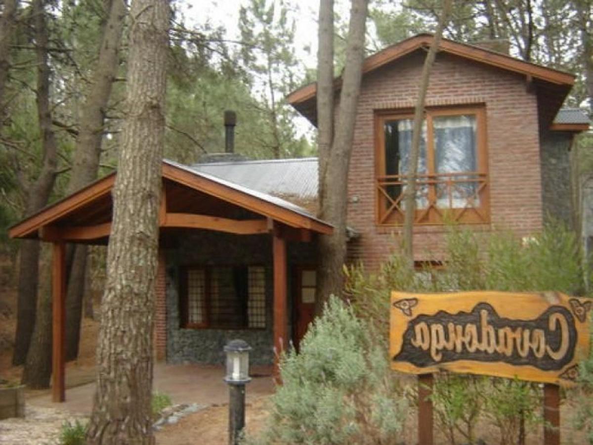 Casa de 3 dormitorios en Mar del Plata, Argentina No. 103662