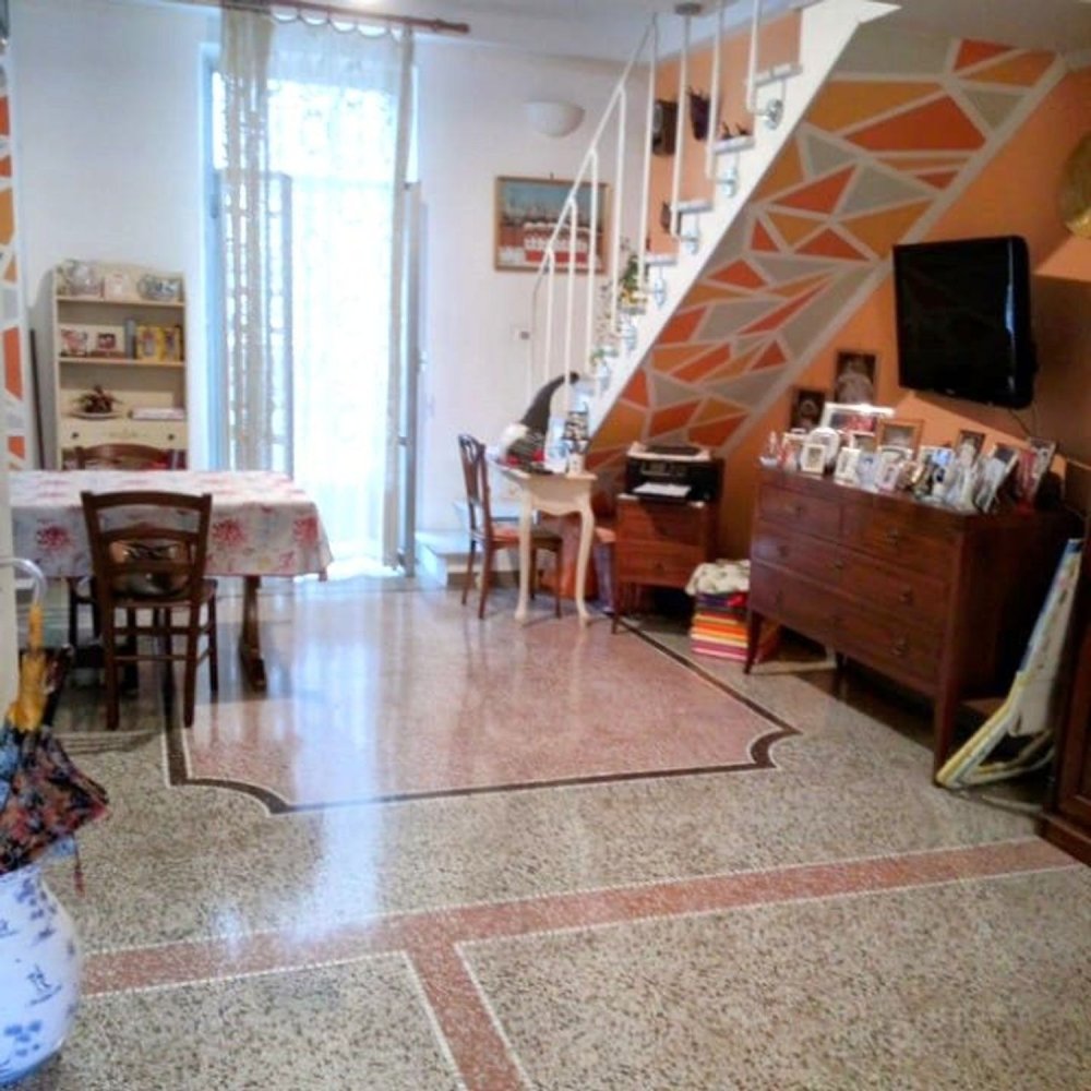 5 rooms Duplex in Savona, Italy No. 158829
