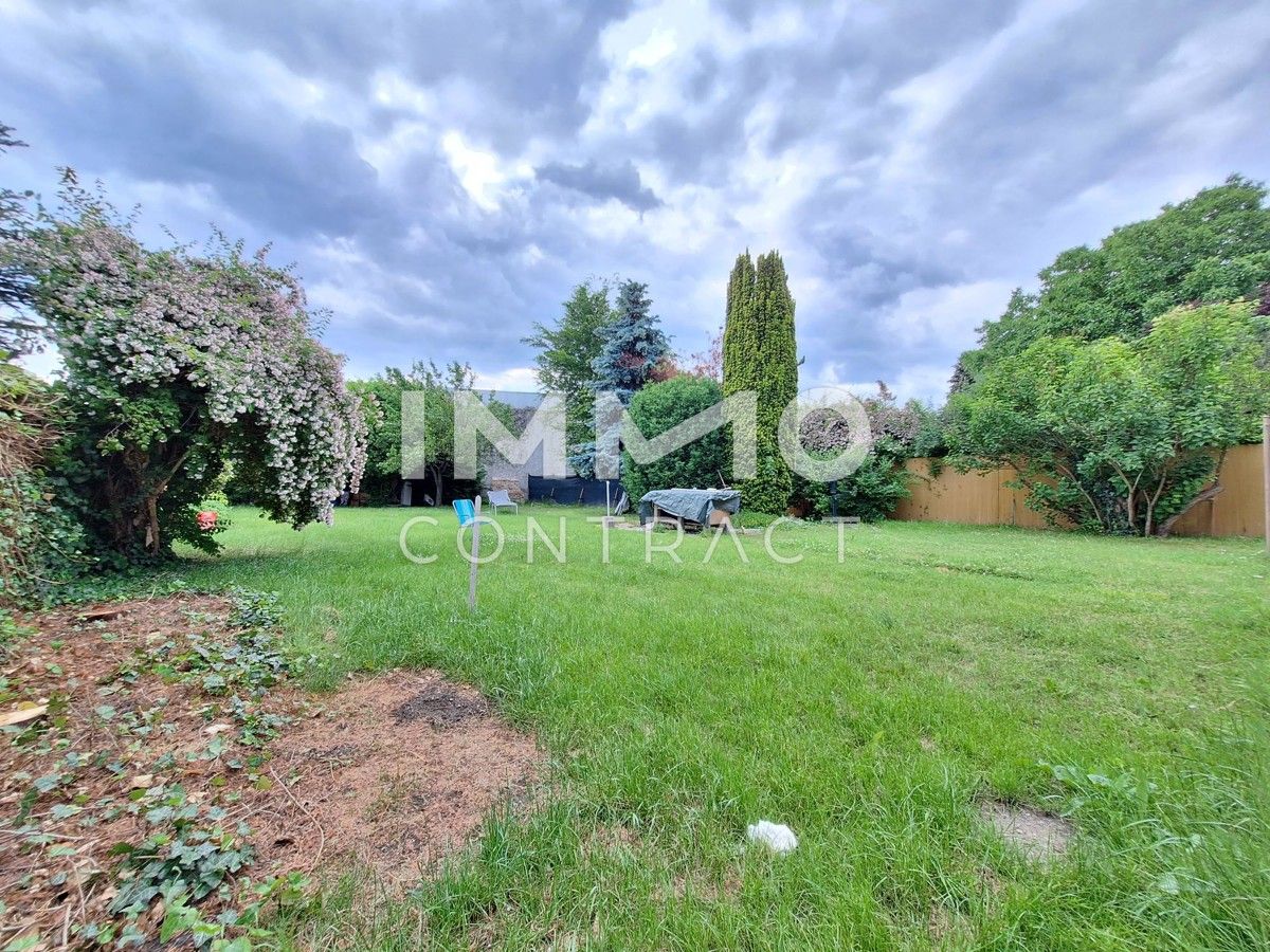  Land in Vienna, Austria No. 135717