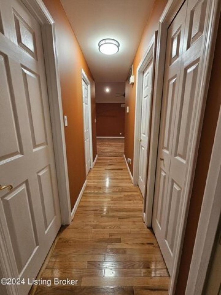 4 bedrooms House in Buckner, USA No. 395189