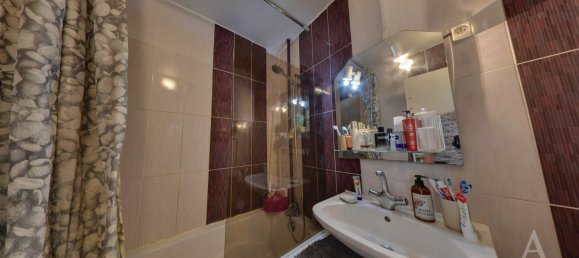 3 Schlafzimmer Wohnung in Montreuil, France, Nr. 164825 9