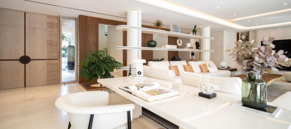 5 bedrooms Villa in Marbella, Spain No. 105524 23