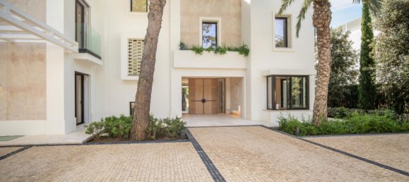 5 bedrooms Villa in Marbella, Spain No. 105524 40