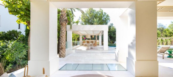 5 bedrooms Villa in Marbella, Spain No. 105524 10