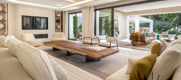 5 bedrooms Villa in Marbella, Spain No. 105524 41