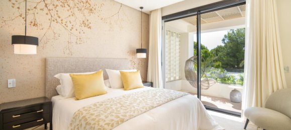 5 bedrooms Villa in Marbella, Spain No. 105524 30