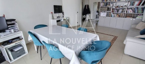 3 bedrooms Apartment in Les Lilas, France No. 164157 3