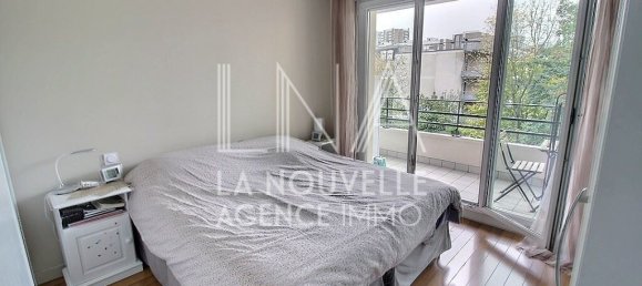 3 bedrooms Apartment in Les Lilas, France No. 164157 6