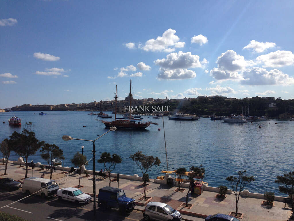 3 bedrooms Apartment in Sliema, Malta No. 8633