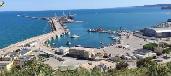 Apartamento de 2 dormitorios en Alba Adriatica, Italy No. 95393 15