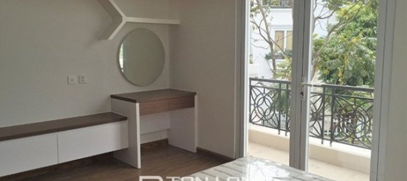 4 bedrooms Villa in Long Bien, Vietnam No. 3160 6