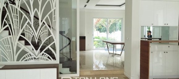4 bedrooms Villa in Long Bien, Vietnam No. 3160 3