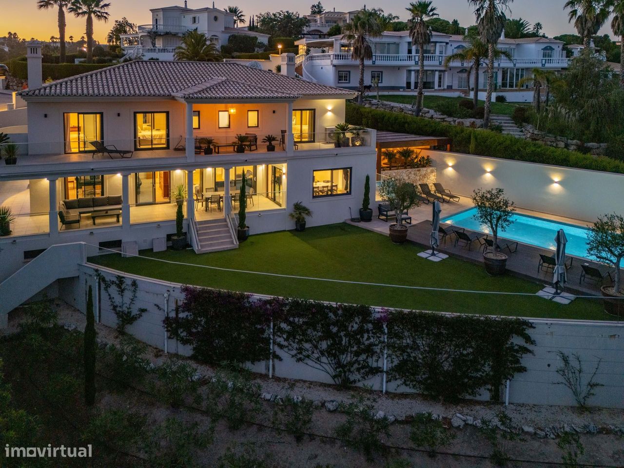 5 bedrooms Villa in Budens, Portugal No. 131845