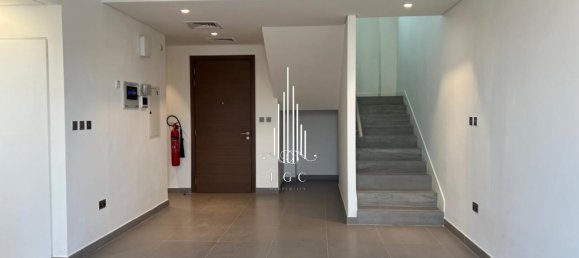 2 bedrooms Townhouse in Yas Island, UAE No. 35659 5