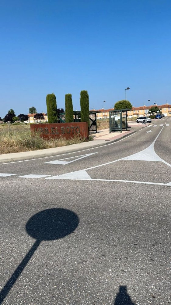 567m² Land in Aldeamayor de San Martin, Spain No. 210401