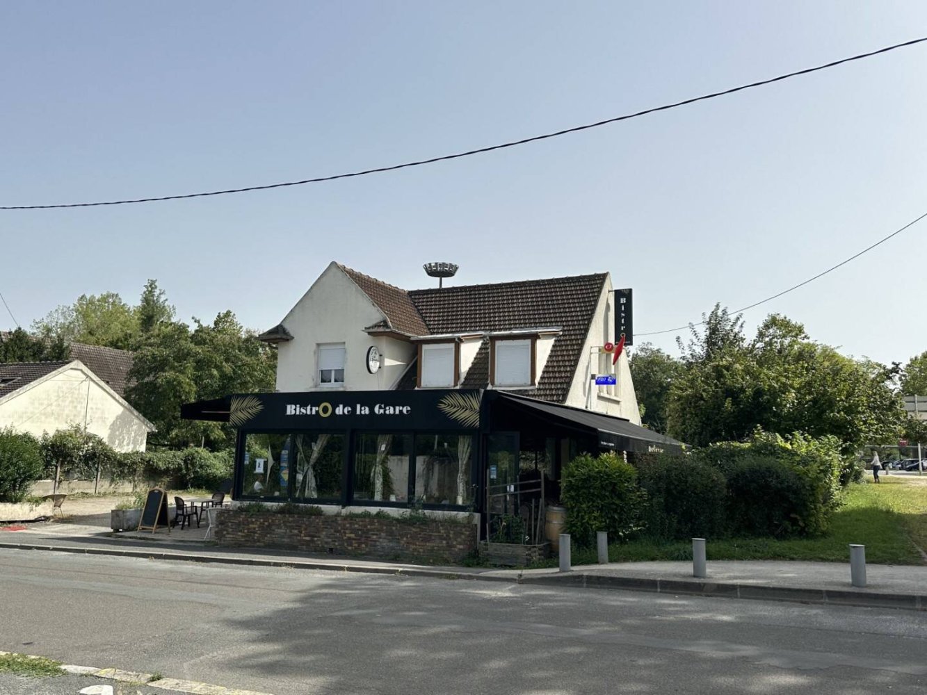 240m² Building in Evry, France No. 189389