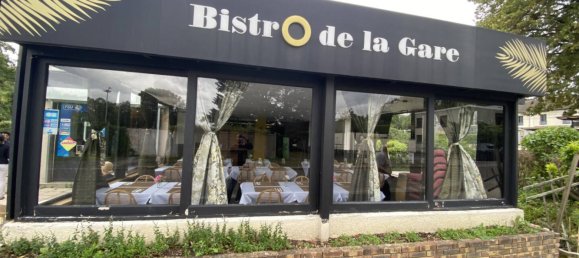 240m² Building in Evry, France No. 189389 3