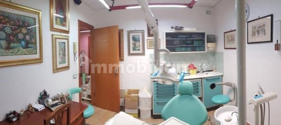 4 rooms Office in Rome, Italy No. 319535 2