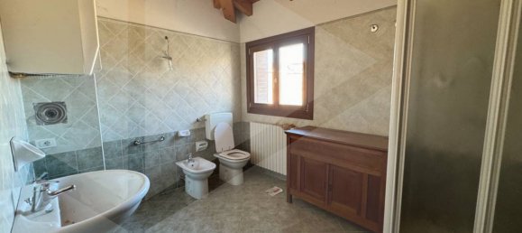 Квартира с 3 комнатами в Кастельнуово Рангоне, Италия № 28675 17