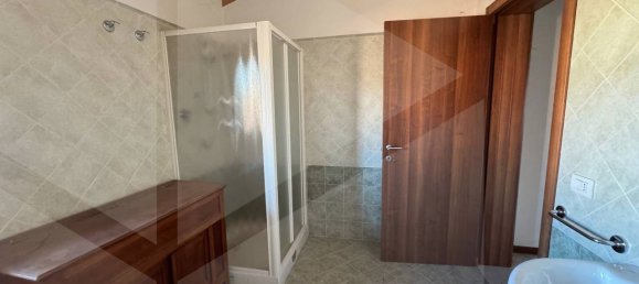 Квартира с 3 комнатами в Кастельнуово Рангоне, Италия № 28675 18