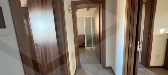 Квартира с 3 комнатами в Кастельнуово Рангоне, Италия № 28675 7