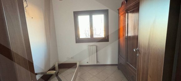 Квартира с 3 комнатами в Кастельнуово Рангоне, Италия № 28675 15