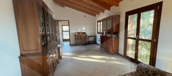 Квартира с 3 комнатами в Кастельнуово Рангоне, Италия № 28675 4