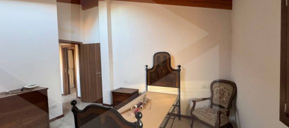 Квартира с 3 комнатами в Кастельнуово Рангоне, Италия № 28675 12