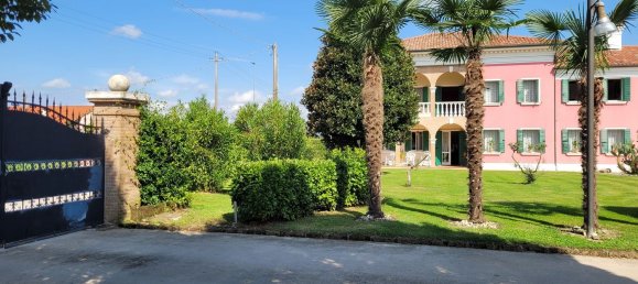 10 bedrooms Villa in San Giorgio in Bosco, Italy No. 334869 2