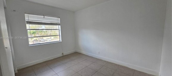 3 dormitorios propiedad comercial en venta en Miami, Miami-Dade, Florida, USA № 615781 8