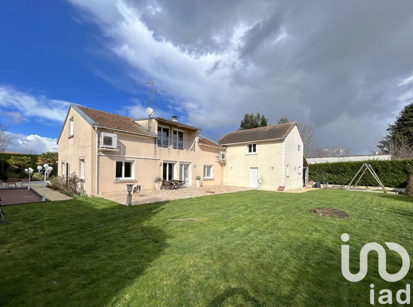 Casa de 8 habitaciónes en Servon, France No. 320138