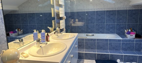 Casa de 8 habitaciónes en Servon, France No. 320138 17