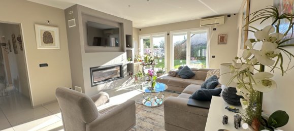 Casa de 8 habitaciónes en Servon, France No. 320138 5