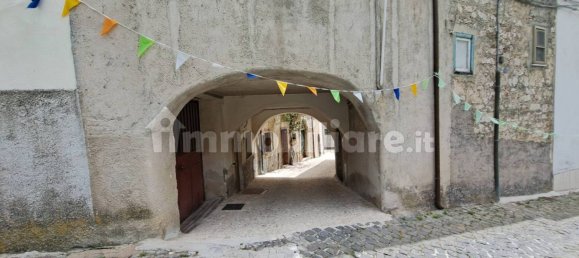 2 bedrooms House in Castelpetroso, Italy No. 168896 5