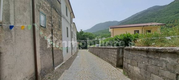 2 bedrooms House in Castelpetroso, Italy No. 168896 6
