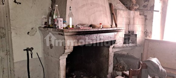 2 bedrooms House in Castelpetroso, Italy No. 168896 11